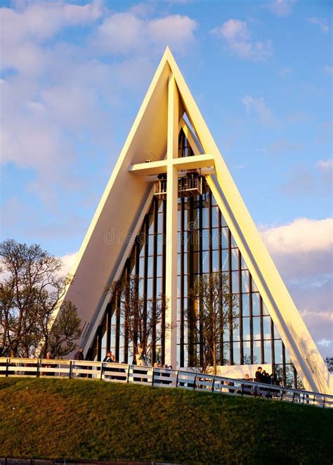 L Glise De Tromsdalen Dans Tromso Norv Ge A Surnomm La Cath Drale