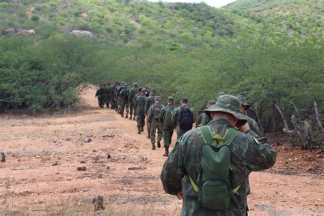 Grupamento De Fuzileiros Navais De Natal Realiza Subida Ao Pico Do