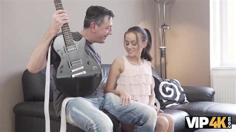 Busty Blonde Horny Crown Punching The Hot Girl In The Ass Cnn Amador