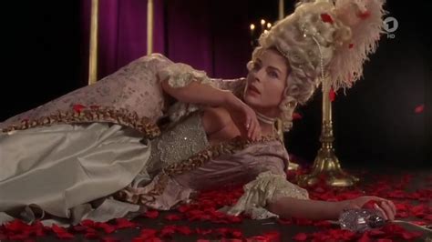 Naked Gudrun Landgrebe In Der Vamp Im Schlafrock