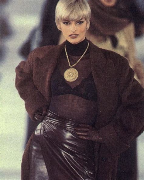 linda evangelista | 90s | Runway fashion couture, Couture fashion, 90s ...