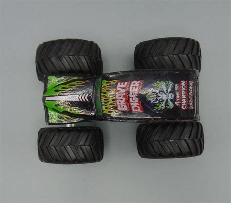 Hot Wheels Monster Jam Truck Grave Digger X Big Wheel