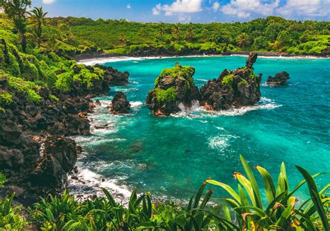 DRIVE THE ROAD TO HANA - Luxury Guide USA