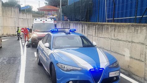 Diciassettenne Ucciso Da Un Tir Mentre Andava A Scuola La Sorella