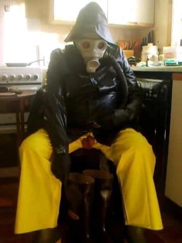 Black And Yellow Oilskin Wank Gay Man Porn XHamster