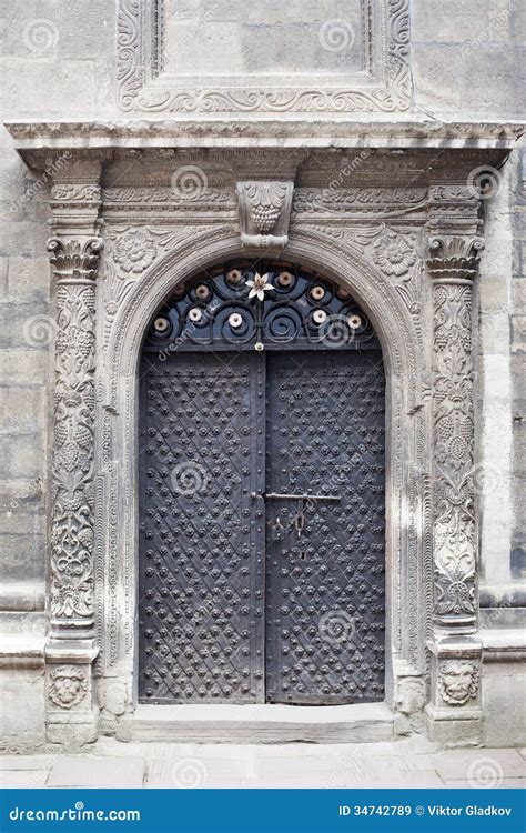 Vieille Porte Métallique Noire Image stock Image du porte grille