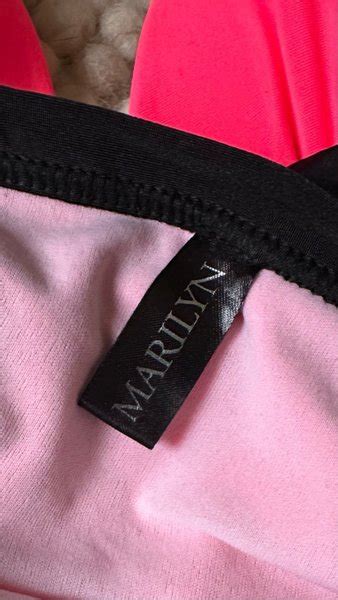 Se produkter som liknar Bikini strl 38 Marilyn på Tradera 694570221