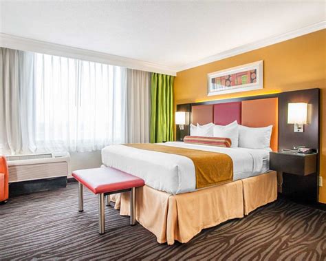 Clarion hotel nashville - volvertical