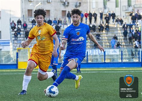 Calcio Il Siracusa Batte Anche La Jonica Perde A Lentini Il Real