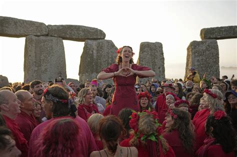 Antlers And Fancy Dress Stonehenge Welcomes 8 000 Visitors For Summer