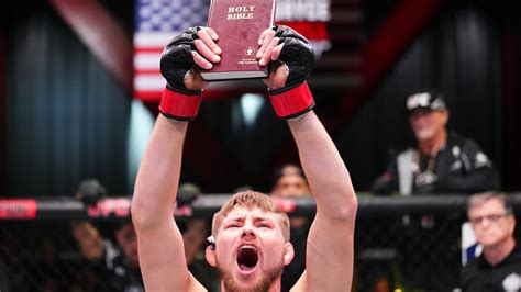 Ufc Fighter Wins Bout After Bringing Bible Into Cage Says Company