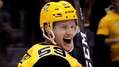 Penguins, Jake Guentzel agree to 5-year extension | CBC Sports