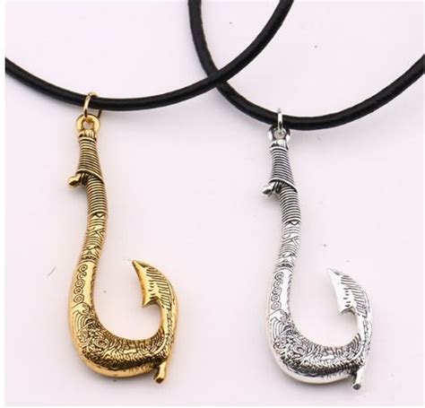 Кулон волшебный крюк Мауи: купить подвеску из мультфильма Моана в ...