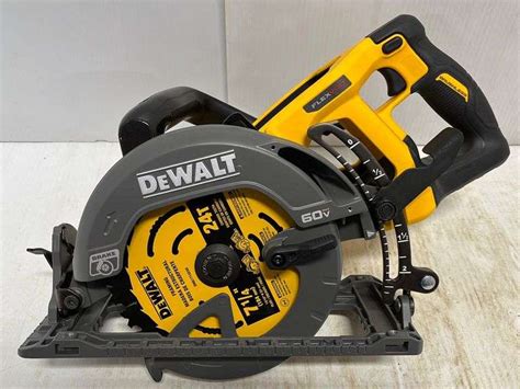 Dewalt Dcs Worm Drive Flexvolt Circular Saw V V New