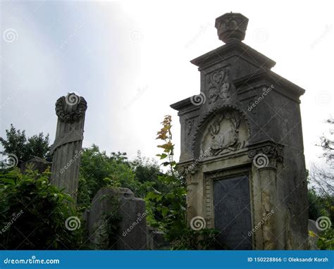 Cemit Rio Judaico Abandonado Velho As Sepulturas De Pedra Entre