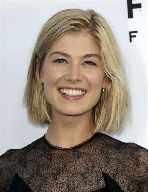 Gone Girl Actress Rosamund Pike In Talks To Star In A United Kingdom