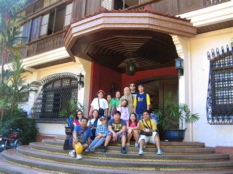 LEXICAL CROWN: MALACANANG PALACE OF THE NORTH