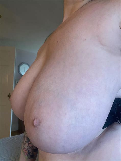 Big Juggs Nudes EngorgedVeinyBreasts NUDE PICS ORG