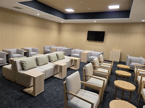 国際線 有料待合室C | サービス・施設 | 福岡空港 FUKUOKA AIRPORT