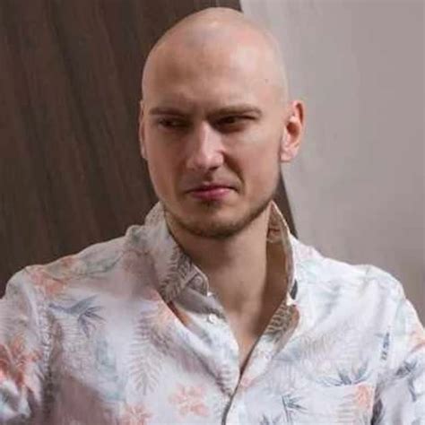 Casual Teen Sex Mileva Hottie Seduces Hot Bald Guy XHamster