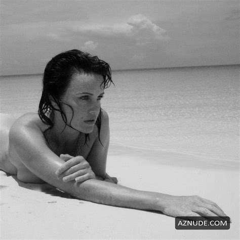 Carla Gugino Nude At A Beach AZNude