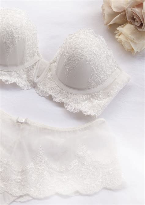 A Lingerie Certa Para A Noite De N Pcias