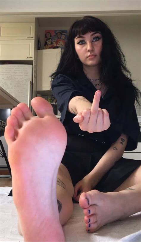 Domme Start Cleaning My Soles NOW Nudes FemdomHumiliation NUDE PICS ORG