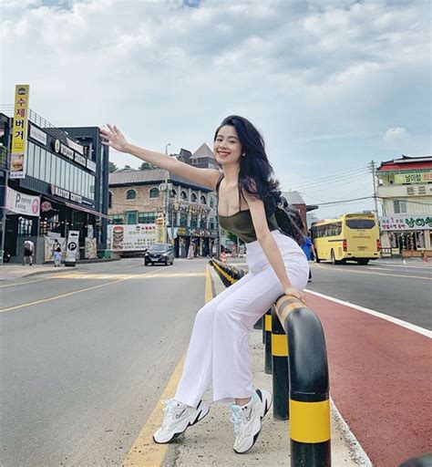 Hot Girl T P Ho H N H Ng Vs Girl Xinh V Ng Ng C Cm C Ng M Di N O Qu Y V Bikini Khoe