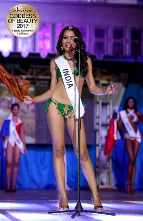 New Hot Sexy Kezaia Caldeira Bikini Pics