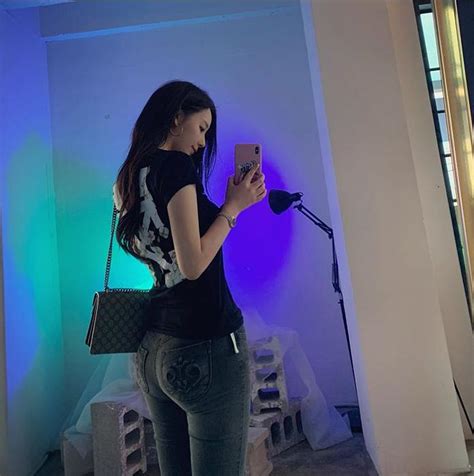 V Ng To V T C Nh Qu Bom Di Ng Hot Girl Ph I Tung Nh Ch P X Quang Ch Ng Minh