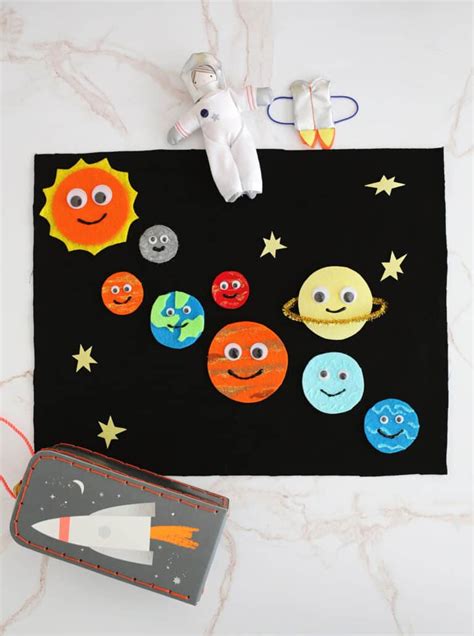 Solar System Felt Board Craft For Kids! - Childhood Magic