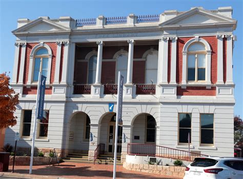 visitor centre   move