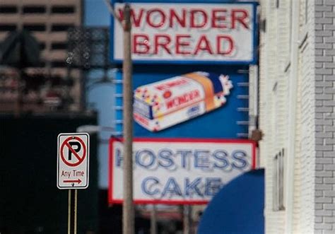 No More Ho Hos, Twinkies & Wonder Bread: Hostess Closing Down All 1100 ...