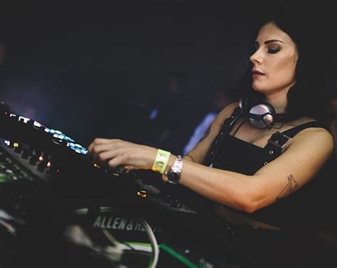 Hot Sexy Rebekah Teasdale Bikini Pics