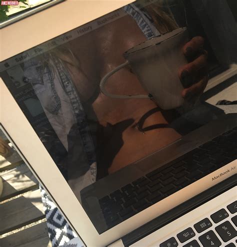 Naked Jana Hallas Added 08 27 2018 By KA