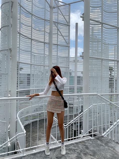 Hot Girl B Ng Chuy N Thi Hoa H U M I Xu T Hi N Di N V Y Trong Su T