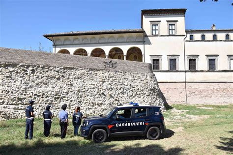 Mura Urbiche Deturpate A Citt Di Castello Sopralluogo Dei Carabinieri