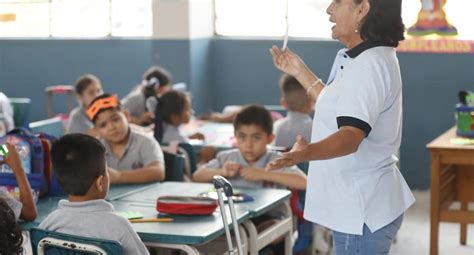 Día de la Educación mayor presupuesto al sector significa una mejora