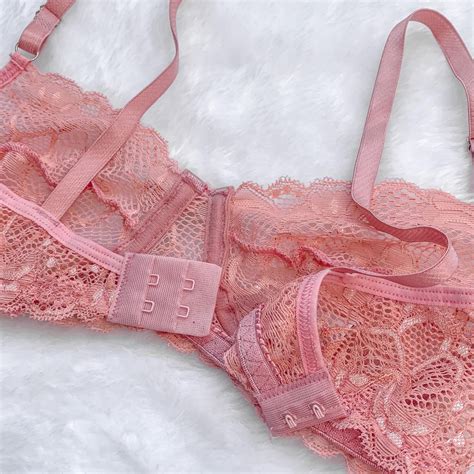Conjunto Lingerie Sutiã De Renda Sem Bojo Arco Meia Taça Calcinha Tanga Langerie Sexy