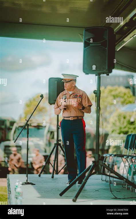 États Unis Le Colonel Phillip Ash Du Corps Maritime Sadresse Aux