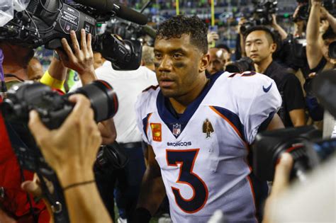 Broncos Qb Russell Wilson Says He Wasnt Bothered By Boos From Seahawks