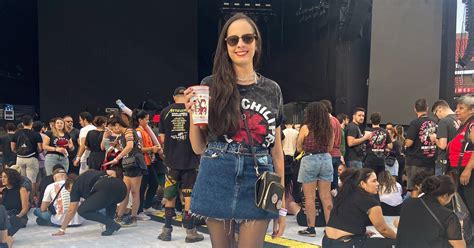 Flea homenageia brasileira fã de Red Hot falecida aos anos