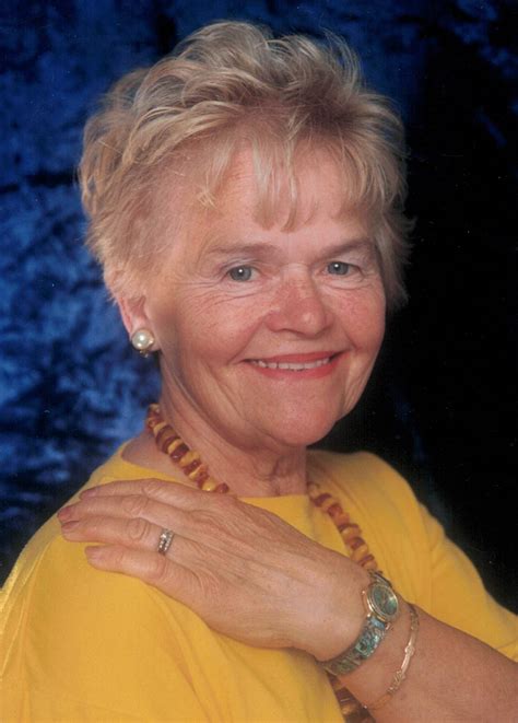 Online Tribute for Emma Pek | Nunes Pottinger Funeral Service