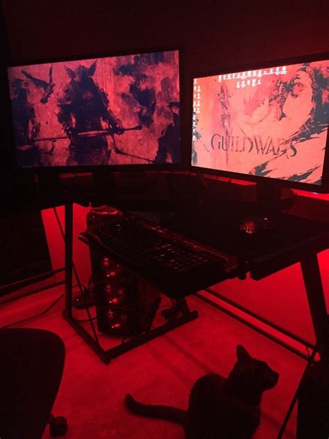 Decided to add a 144hz monitor to the setup : battlestations