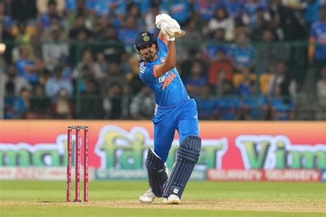 Ind Vs Aus Watch Shreyas Iyer Slams A Glorious Six During Fifth T I