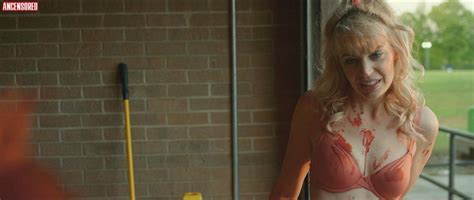 Naked Chloe Farnworth In Hour Shift