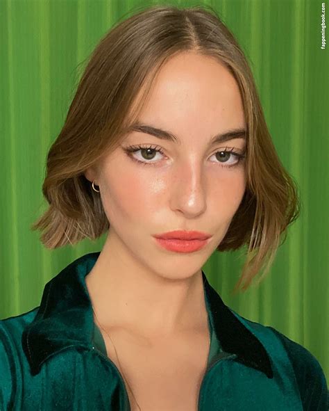 Amelie Manzoli Nude The Fappening Photo 2665564 FappeningBook