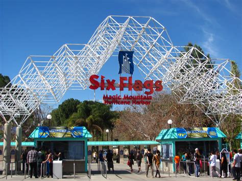 六旗魔術山樂園 Six Flags Magic Mountain 環遊世界美食節來了！完整菜單看這！ - 洛杉磯週報 - 亞洲版