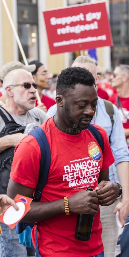 Det Afrikanska Folket Från Regnbågeflyktingar Munich Som Deltar I Gay Pride Ståtar Också Bekant