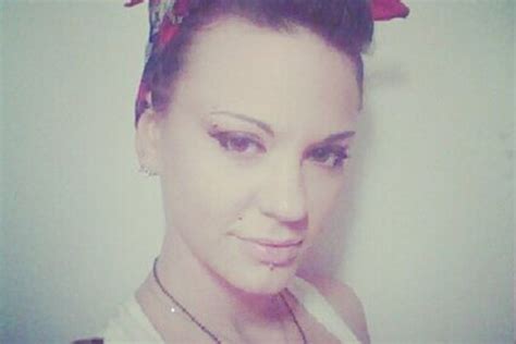 Stripperin Hat Sex Mit Hund Dann Tauchen Verst Rende Videos Auf